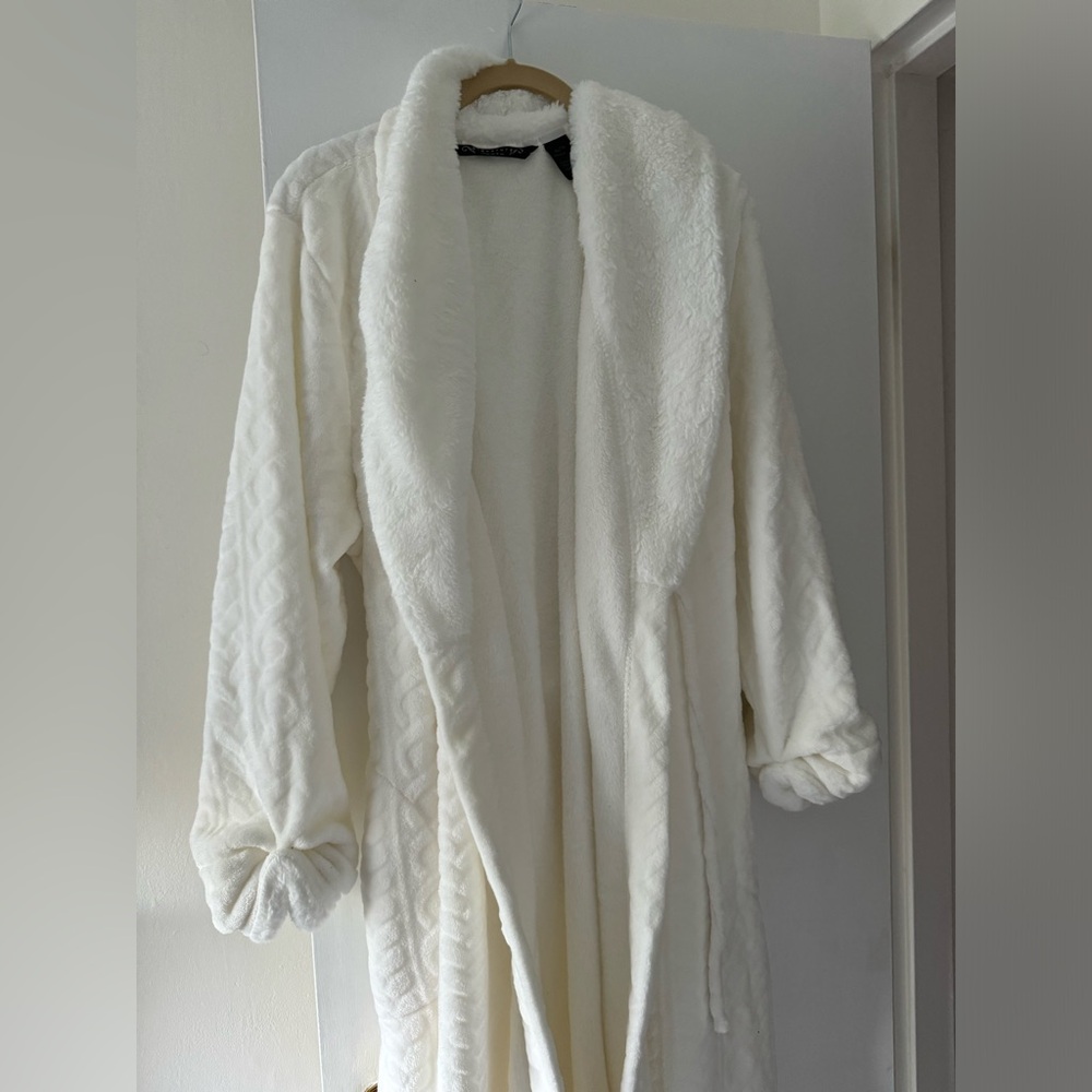 Signature Jasmine Rose White XL Robe